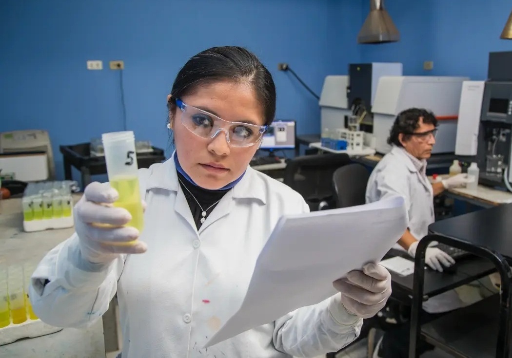 Consultoría y Laboratorio Metalúrgico